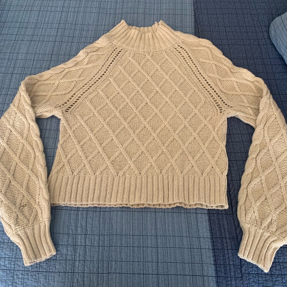 American Eagle Sweater